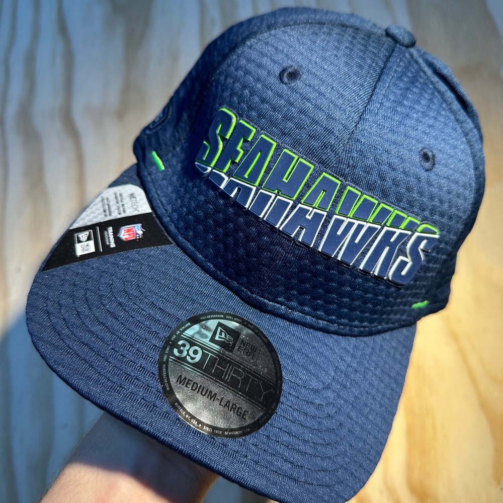 New Era Seattle Seahawks NFL Training 39THIRTY Stretch Fit Hat Navy Blue M/L